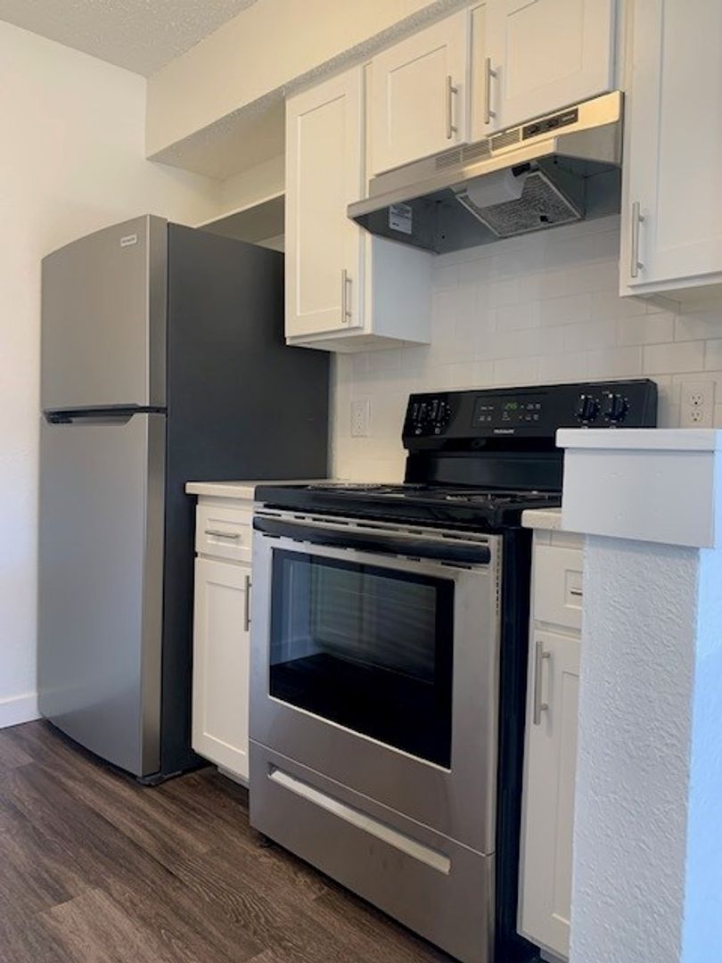 Edmond Apartment: 1900 Kickingbird Rd.