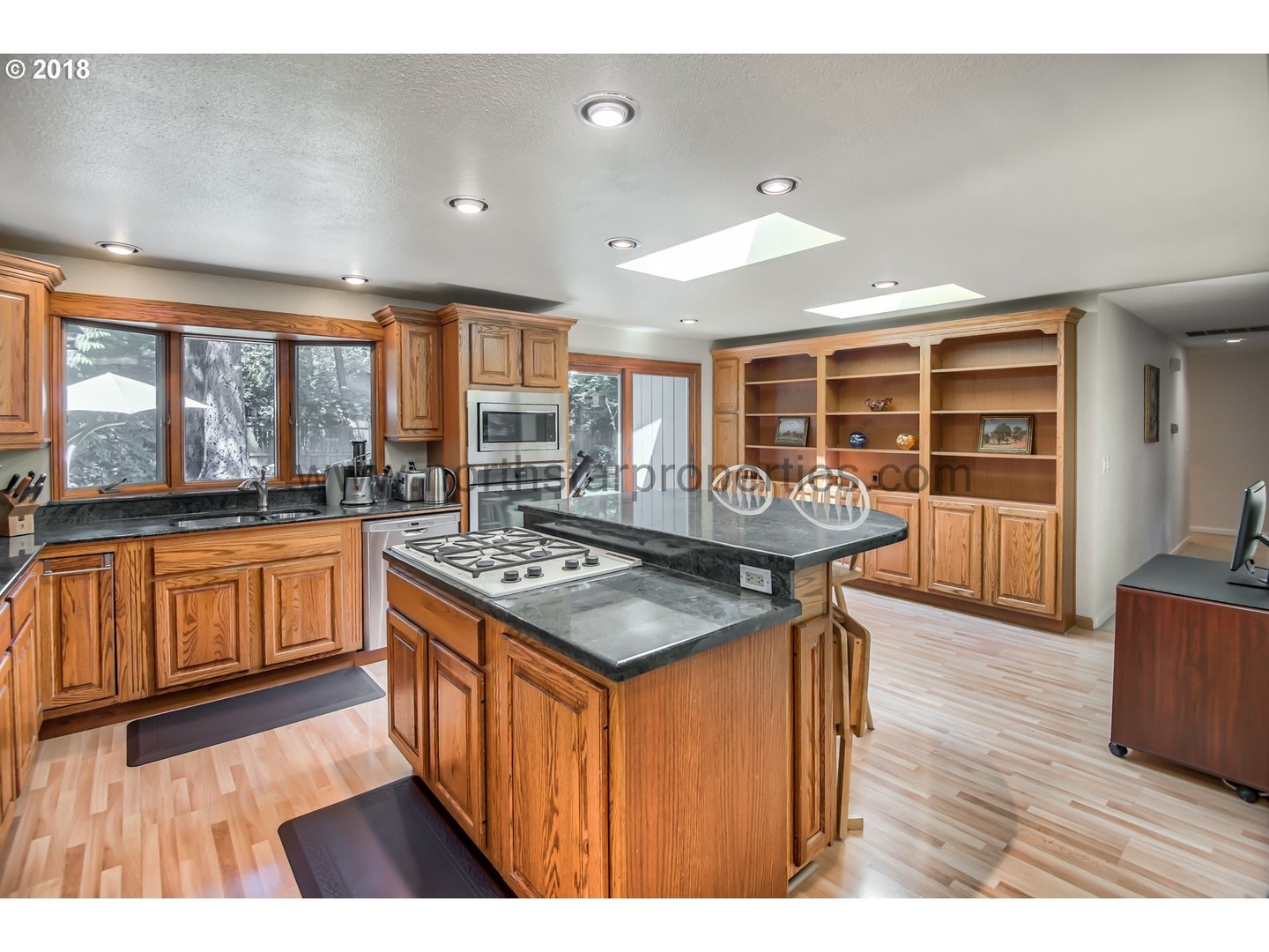 Lake Oswego House: 4235 Douglas Way