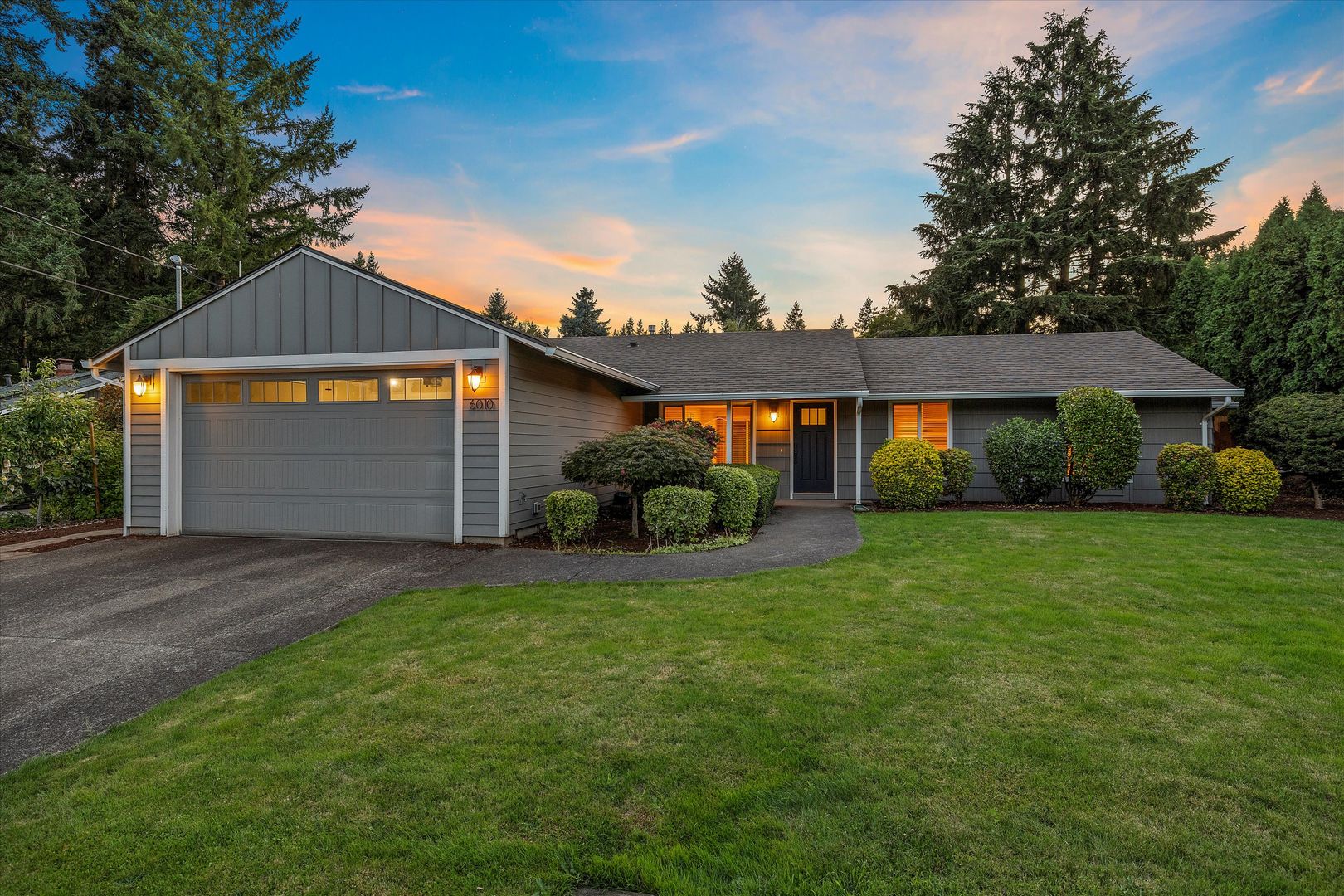 Lake Oswego House: 6010 Fernbrook Circle