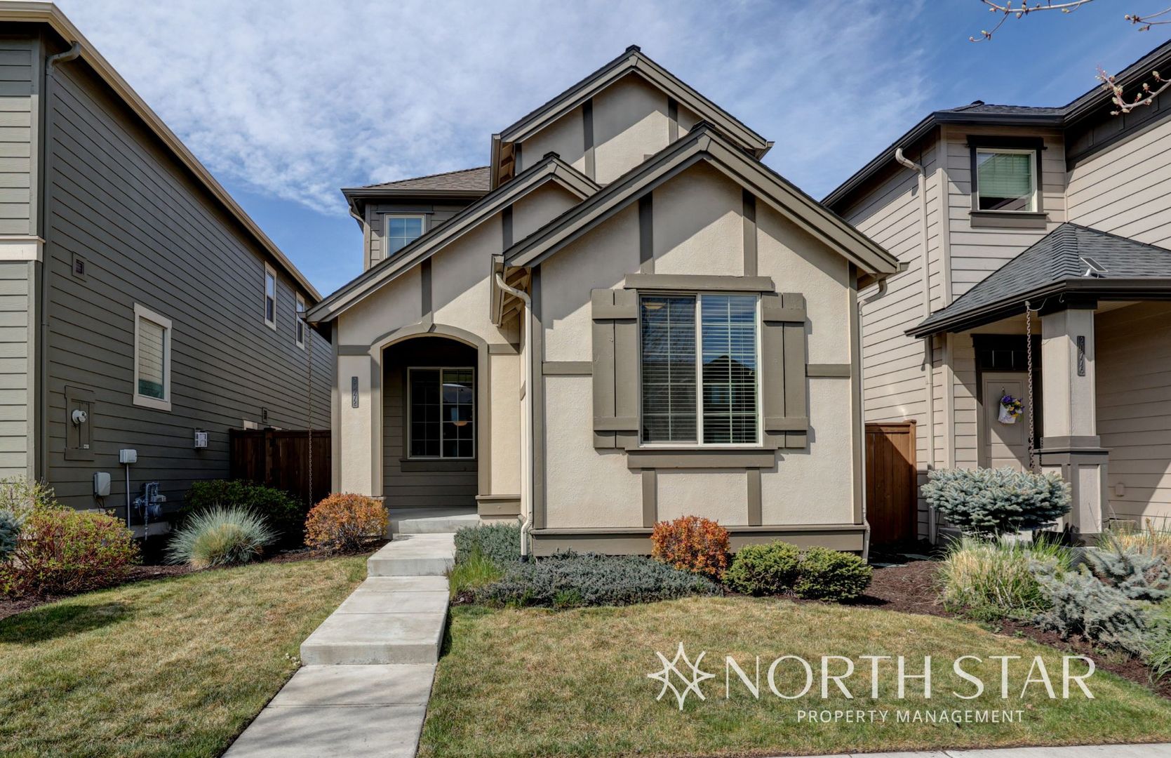 Bend House: 20772 NE Boulderfield Ave