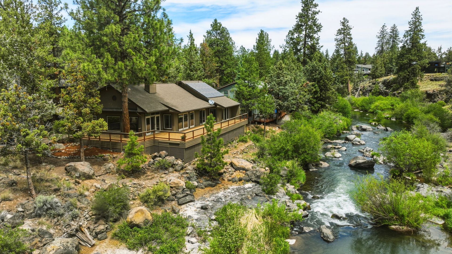 Bend House: 637 NW Silver Buckle Road