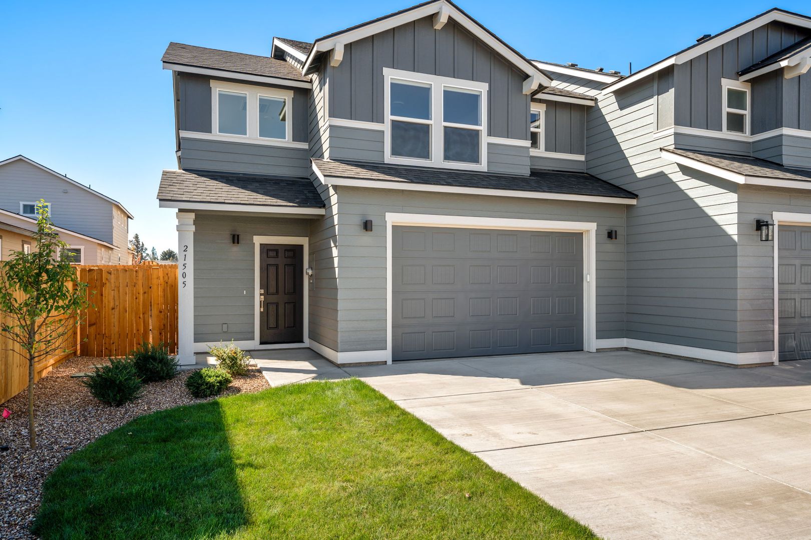 Bend House: 21505 O'Connor Way