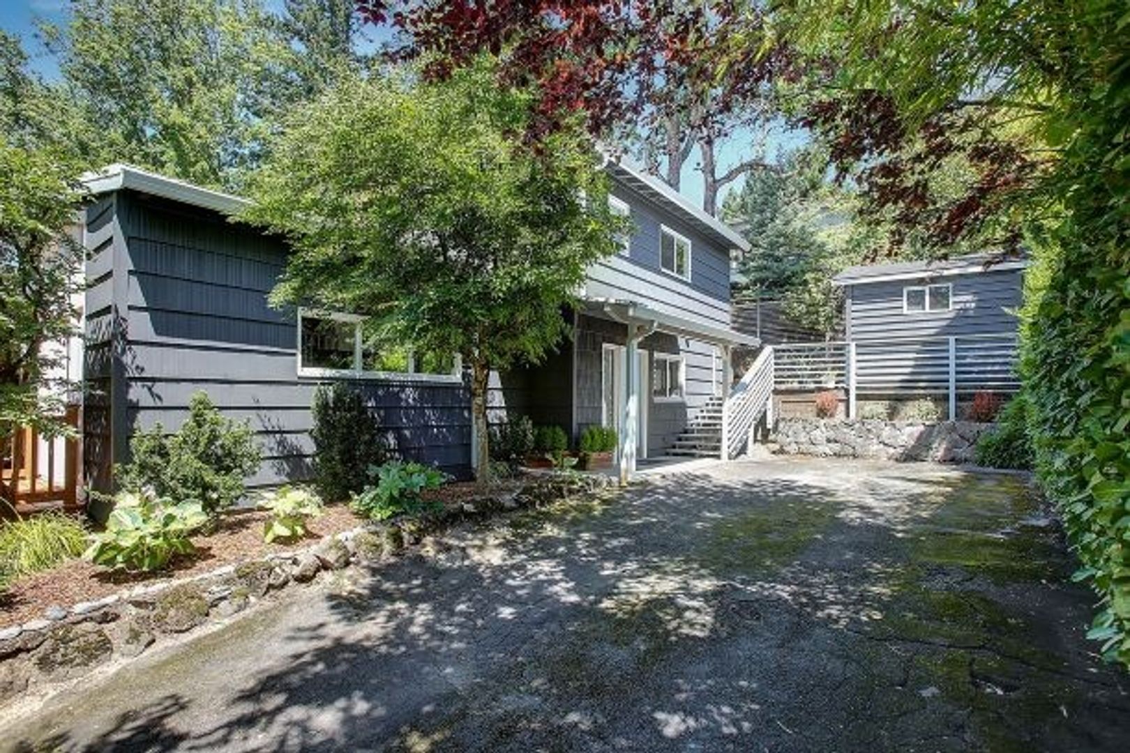 Portland House: 2017 SW Iowa St.