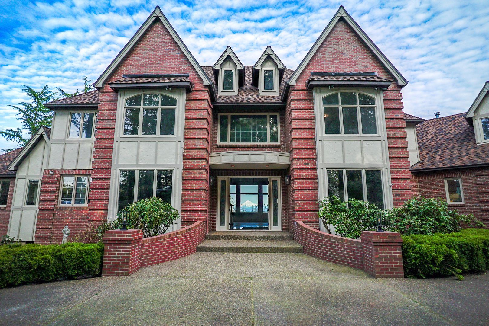 West Linn House: 24790 SW Big Fir Rd