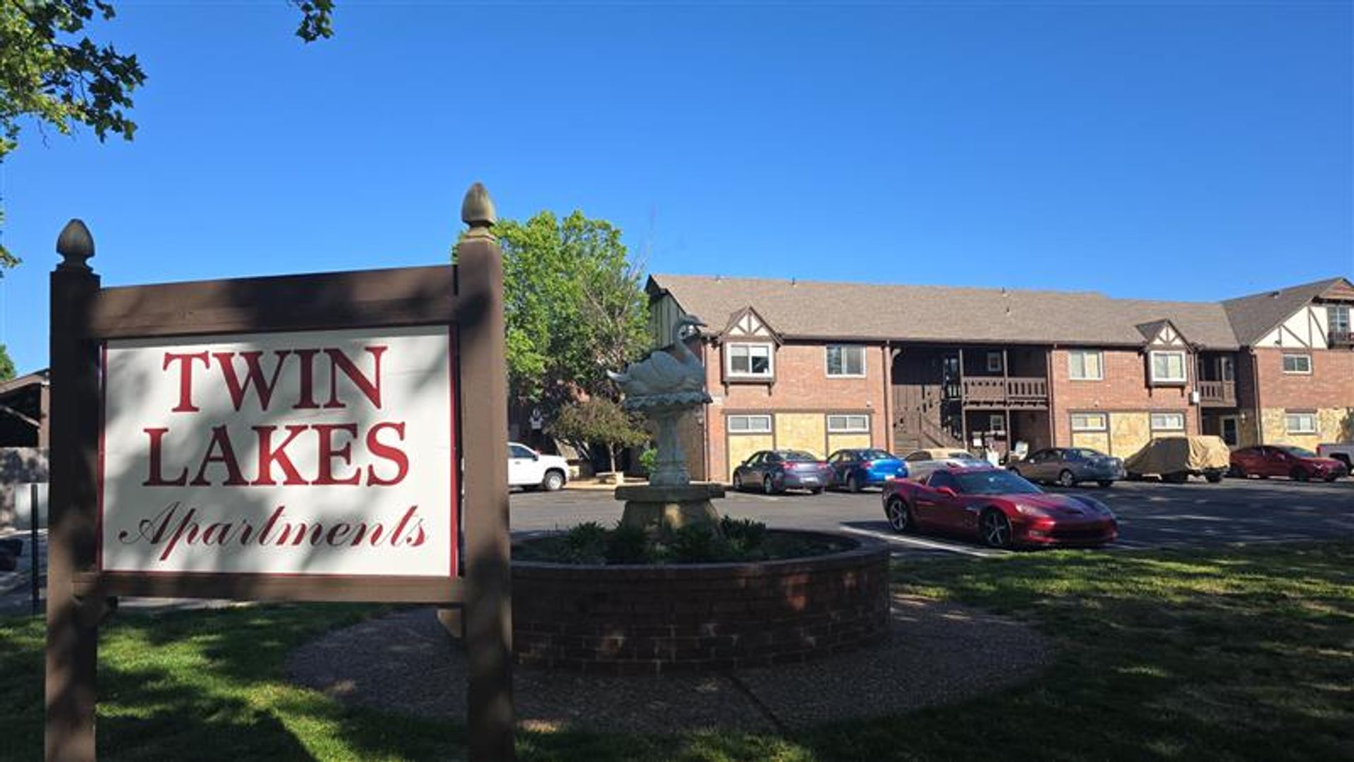 Wichita Apartment: 1915 N Porter St