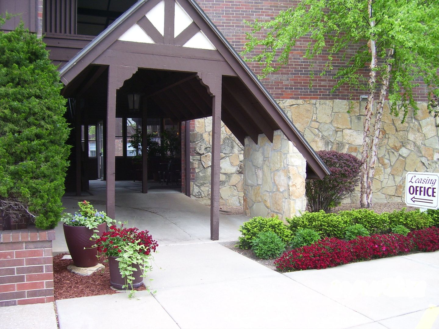 Wichita Apartment: 1915 N Porter St