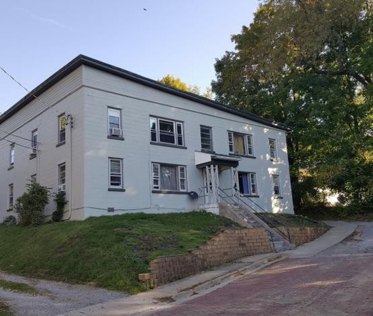 Meadville Apartment: 233 Boileau Place