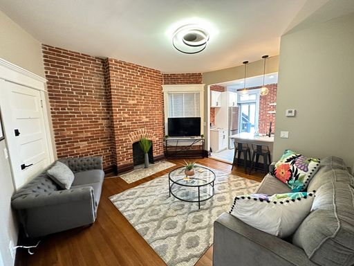 Furnished Two Bedroom Near OSU Medical Center! – photo 1