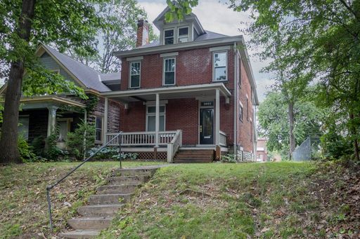Stunning / Renovated Single Family House Located at Lane Ave & Summt minutes walk to OSU – photo 1