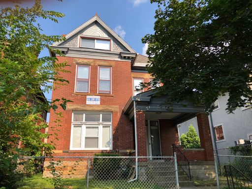 Beautiful Six Bedroom House Just Outside The Hustle and Bustle of OSU Campus! – photo 1