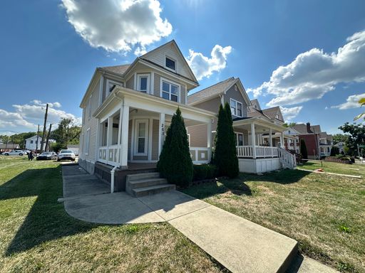 University District Single Family House – photo 1