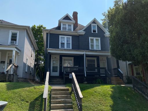 Half Double Four Bedroom Townhouse, minutes away from OSU campus! – photo 1