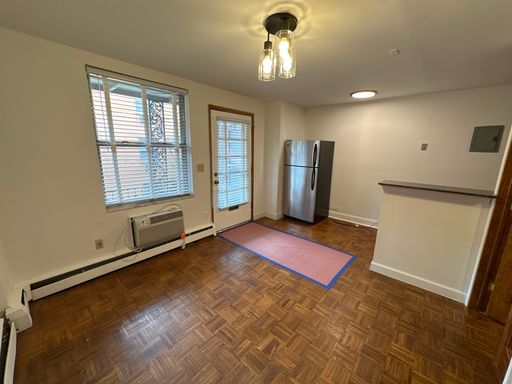 1474 Neil H, Columbus, OH 43201