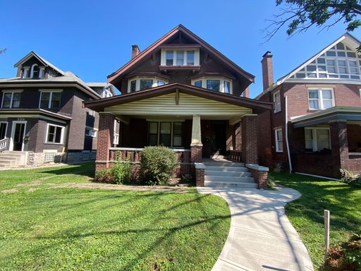 Large House Just Off Summit, Close to OSU Campus! – photo 1