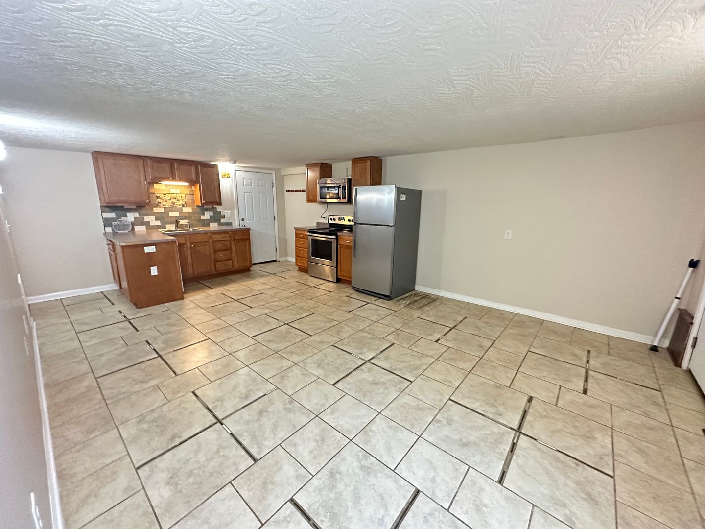 Columbus Apartment: 83 E Duncan St