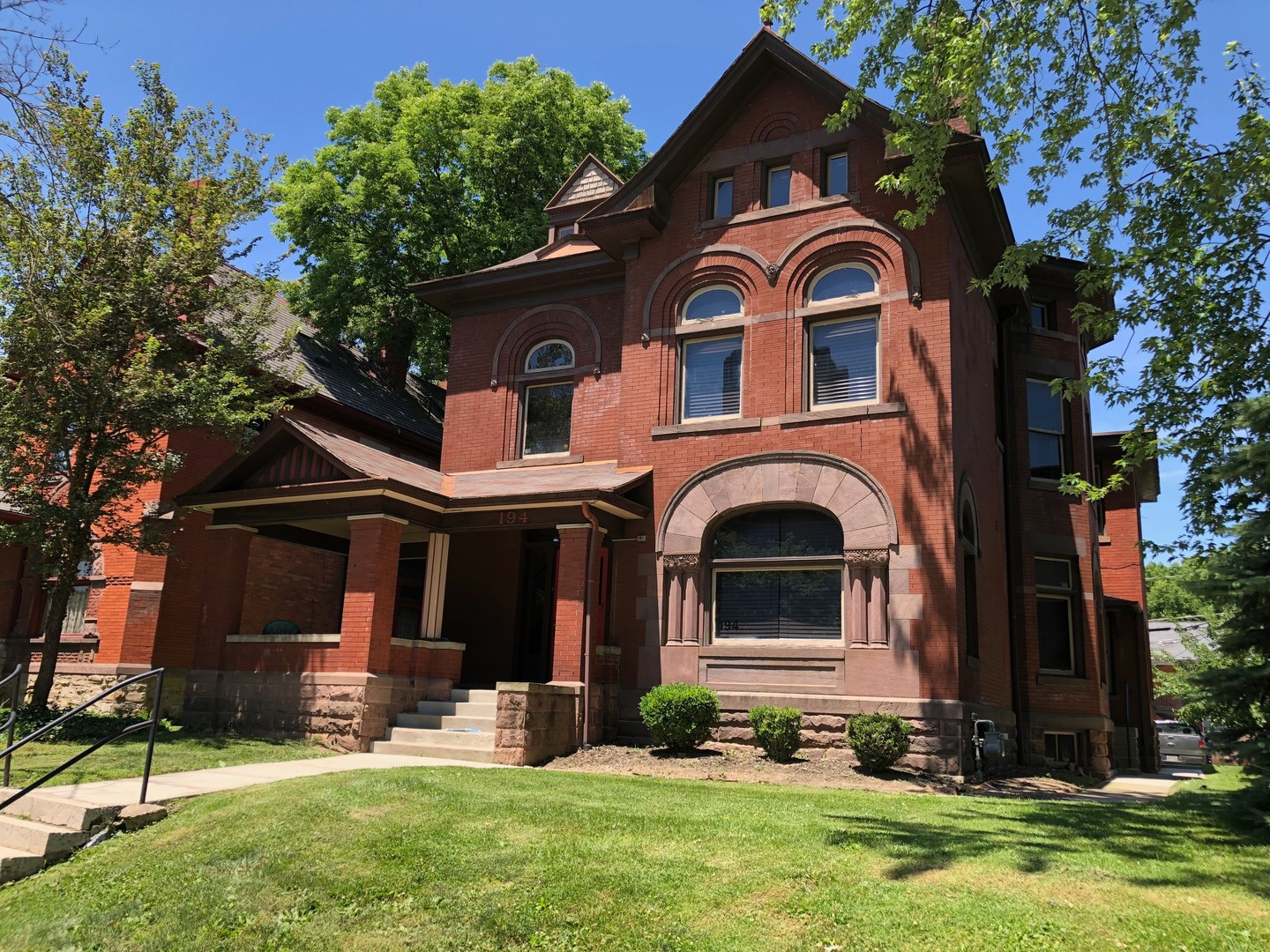 Columbus Apartment: 194 King Ave