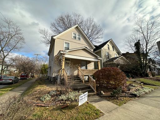 Beautiful North Campus OSU House with Original Woodwork – photo 1