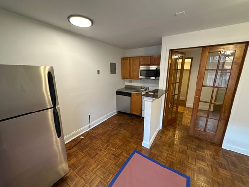 1474 Neil H, Columbus, OH 43201