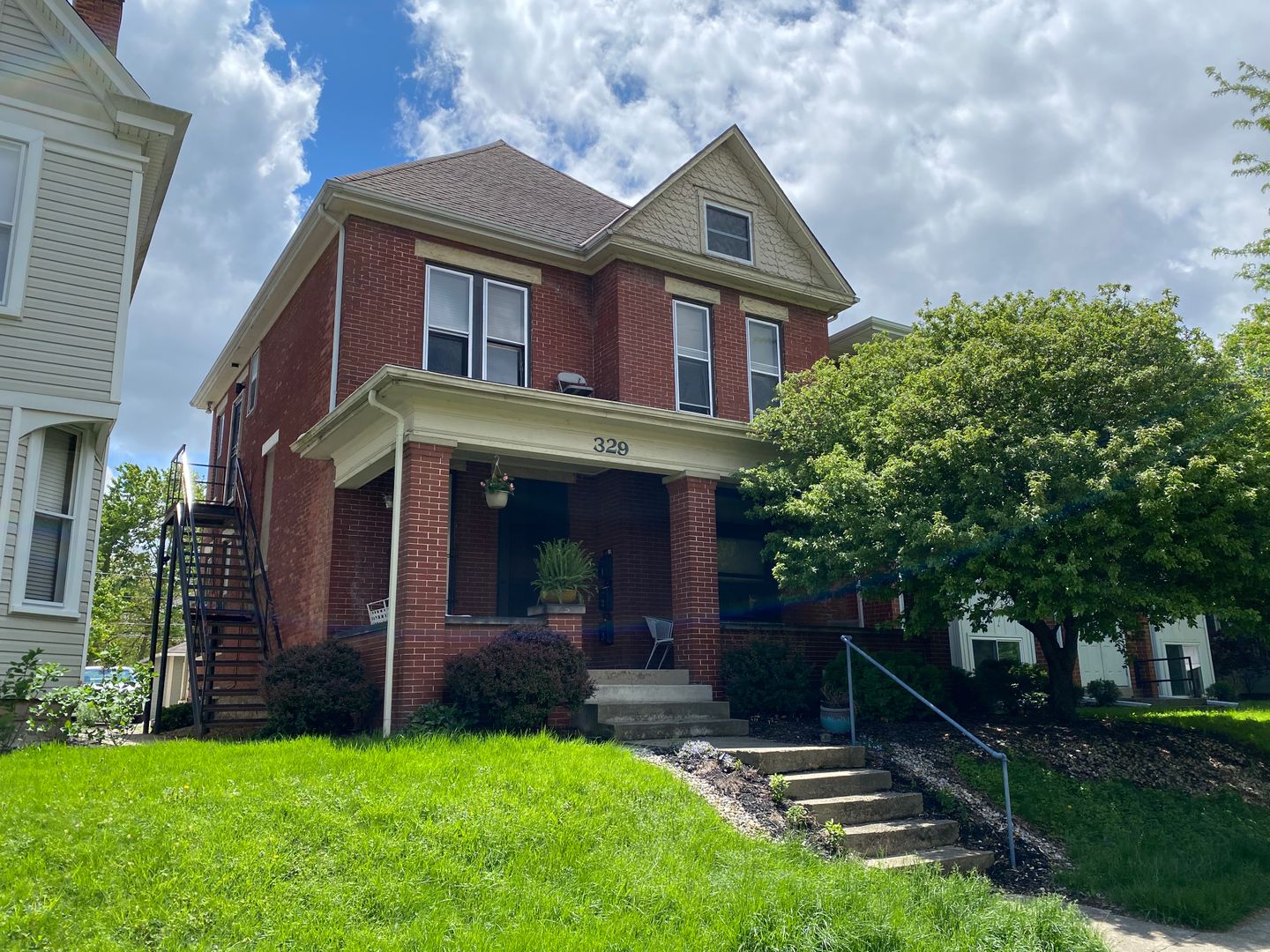 Columbus Apartment: 329 W 8th Ave