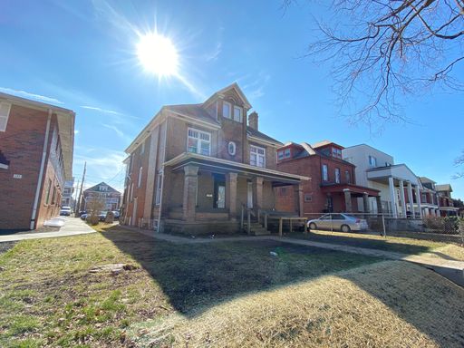 Huge 7 Bedroom House Just East of OSU Campus! – photo 1