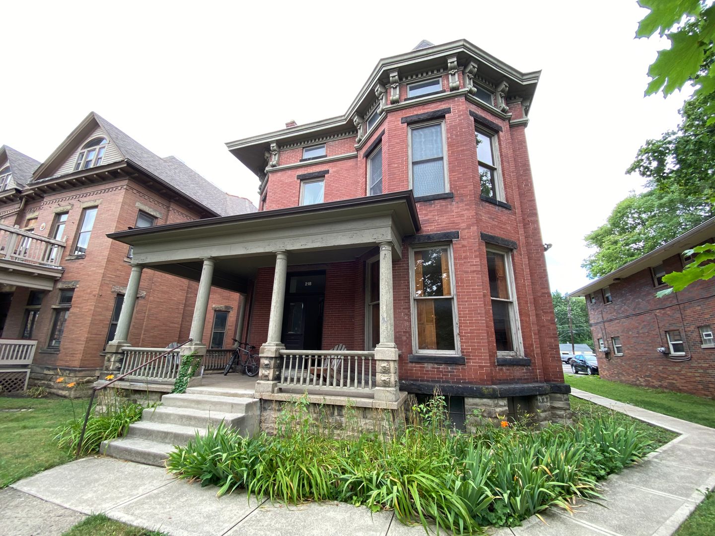 Columbus Apartment: 218 King Ave