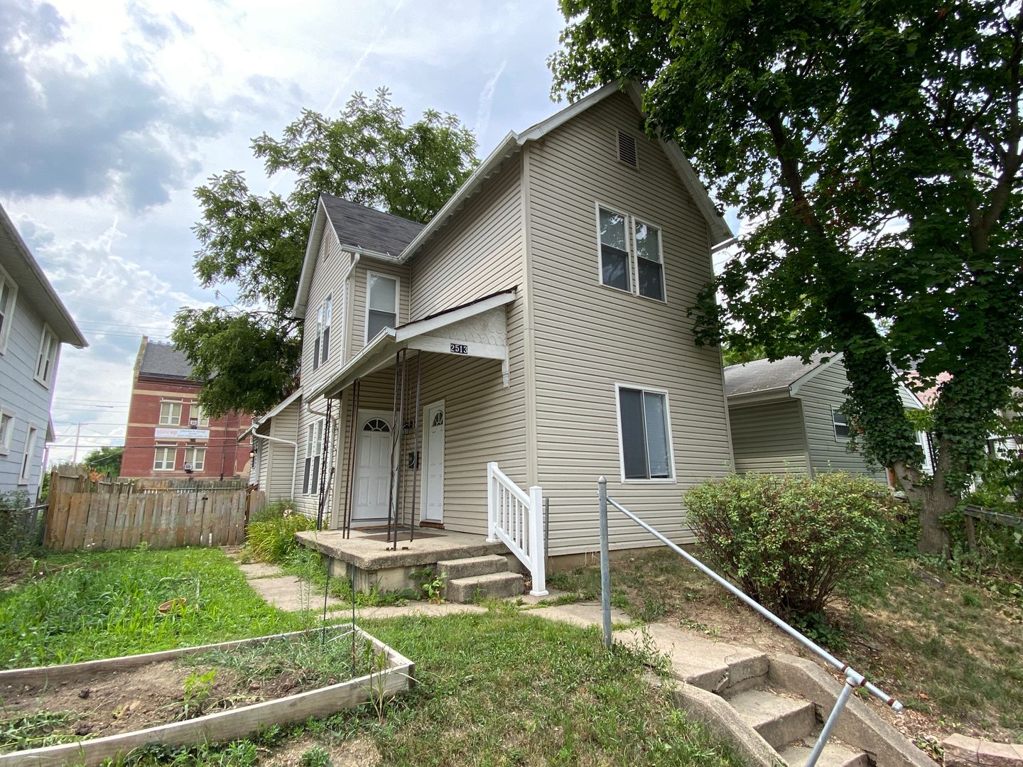 Columbus Apartment: 2513 Deming Ave