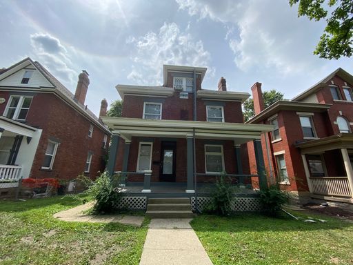 Central Campus OSU, Huge House with HWD Floors, DW, WD! – photo 1