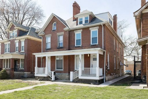 Central Campus Half Duplex Totally Renovated – photo 1