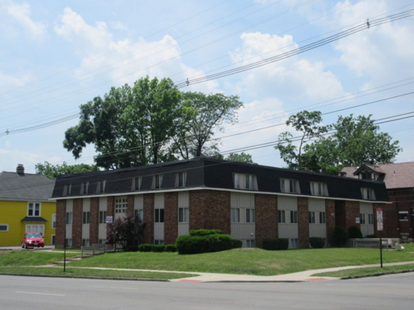 Columbus Apartment: 325 E 15th Ave