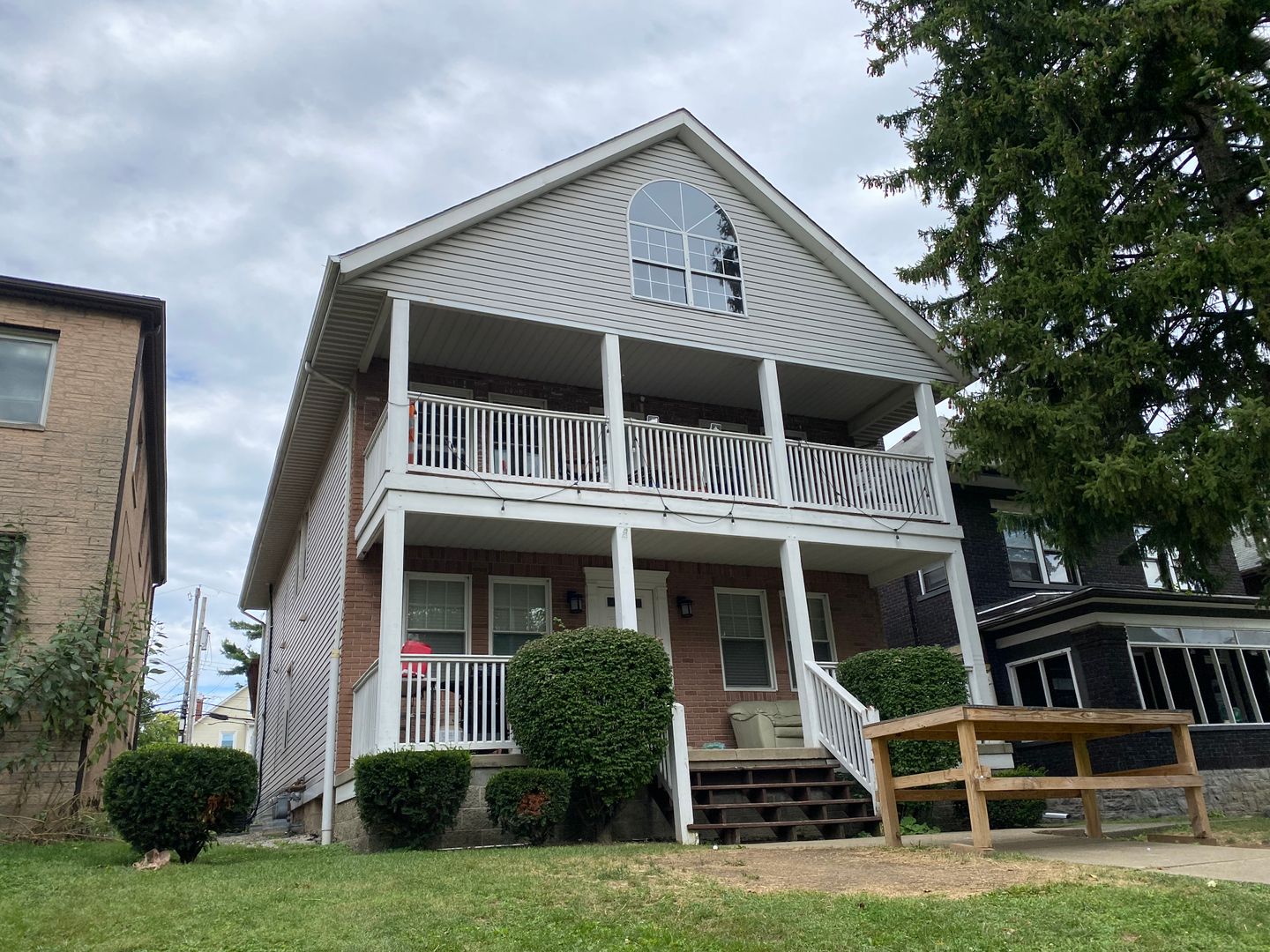 Columbus Apartment: 322 E 18th Ave