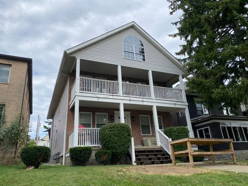 Central Campus OSU Flat! 2 bathrooms and Off-Street Parking – photo 1