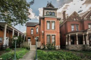 Great Victorian Duplex Located Near OSU Campus or The Short North – photo 1