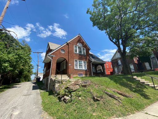 Large Duplex Just North of OSU Campus! – photo 1