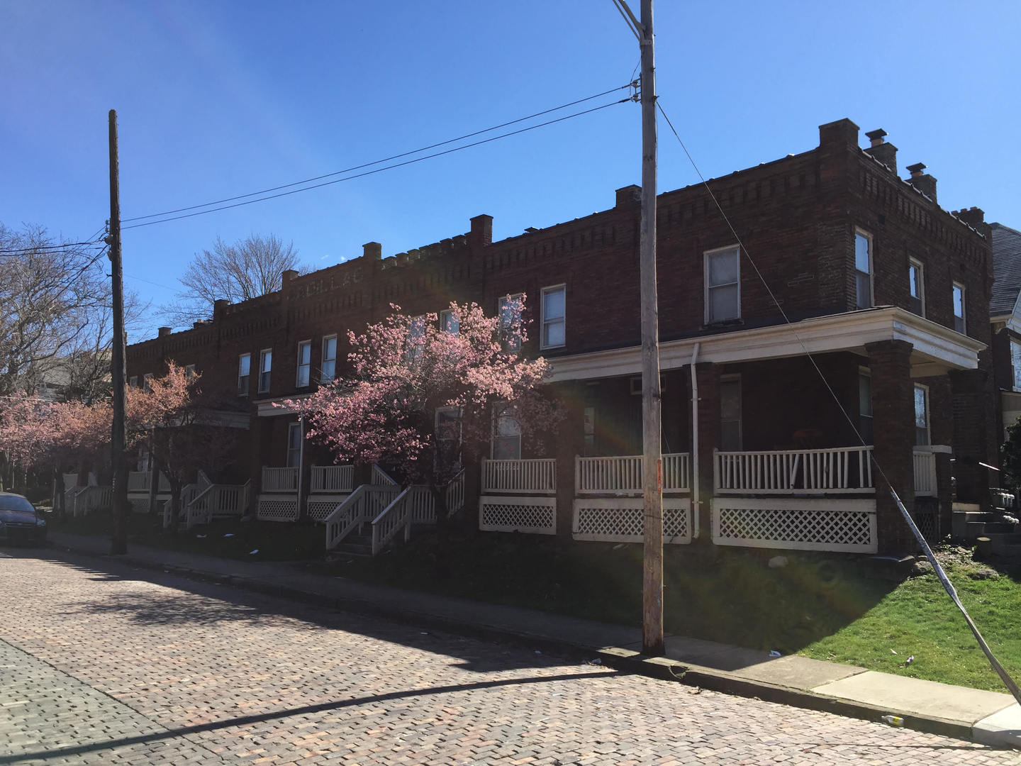 Columbus Apartment: 303 E 20th Ave