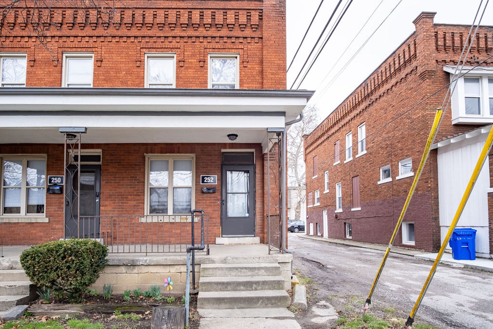 Columbus Apartment: 240 E 13th Ave