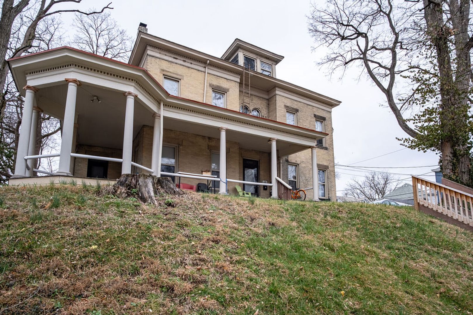 Columbus Apartment: 2369 Williams St