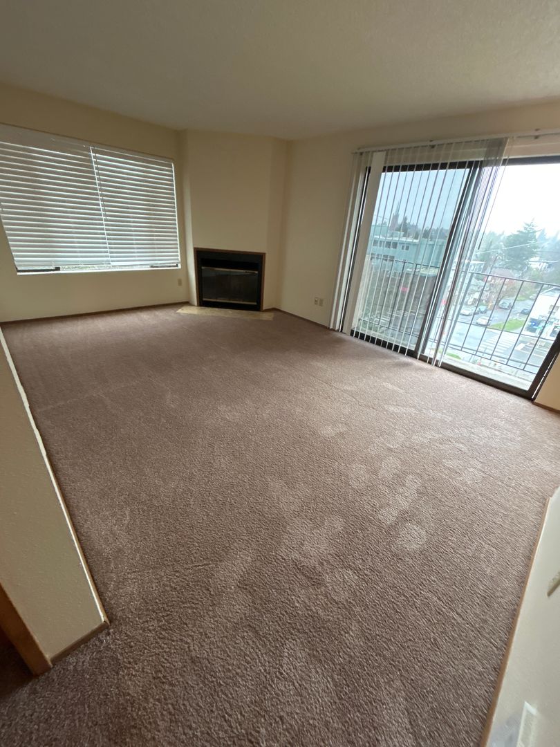 Seattle Apartment: 5505 15th Ave. NE