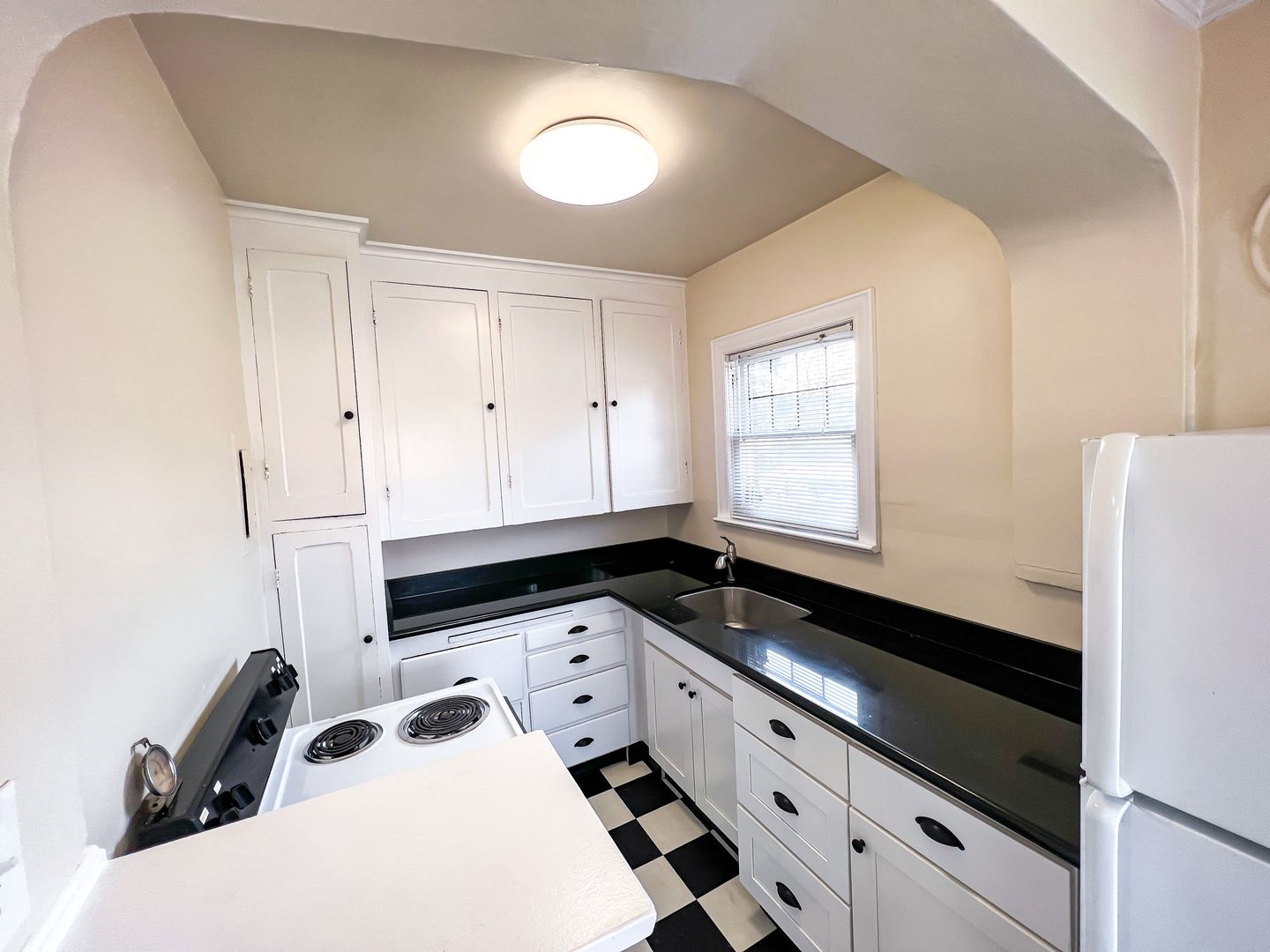 Seattle Apartment: 409 10th Ave. E.