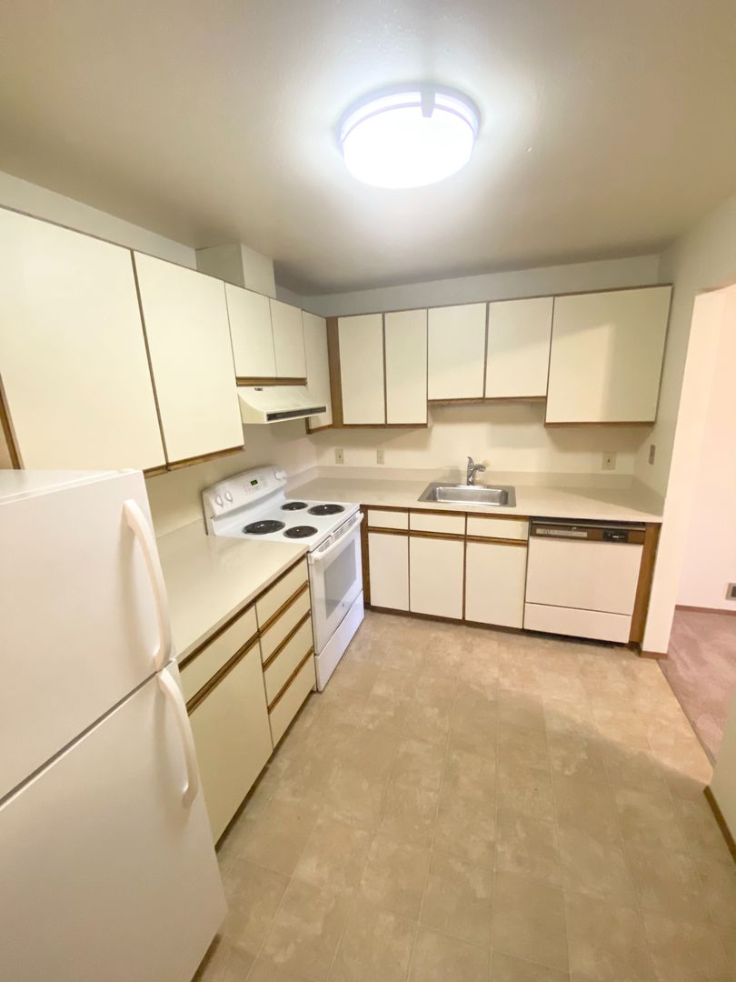 Seattle Apartment: 5505 15th Ave. NE