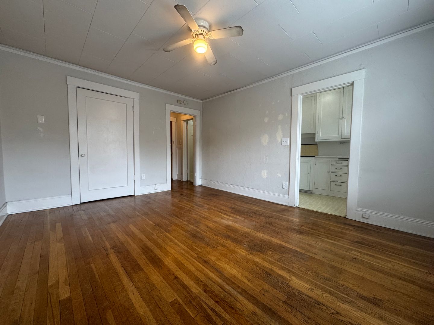 Seattle Apartment: 1305 E Denny Way