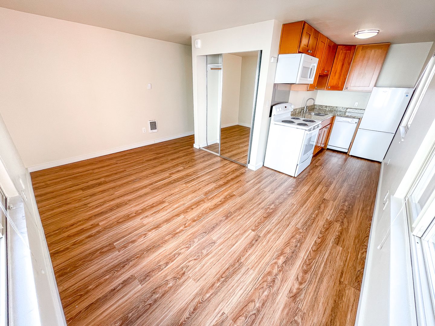 Seattle Apartment: 1700 Summit Avenue