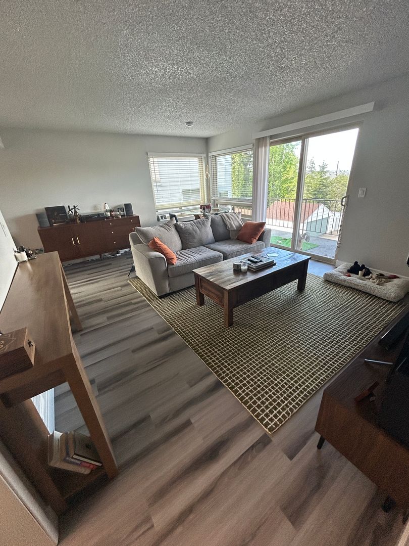 Seattle Apartment: 8309 5th Ave NE
