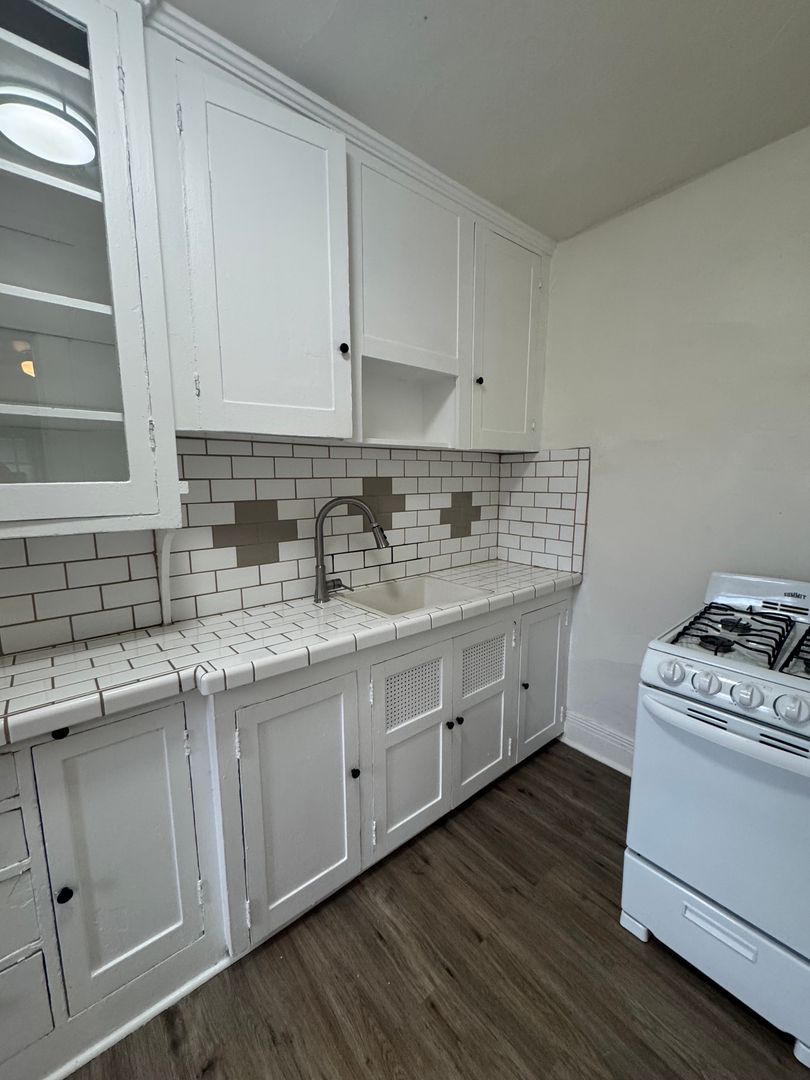 Seattle Apartment: 1305 E Denny Way