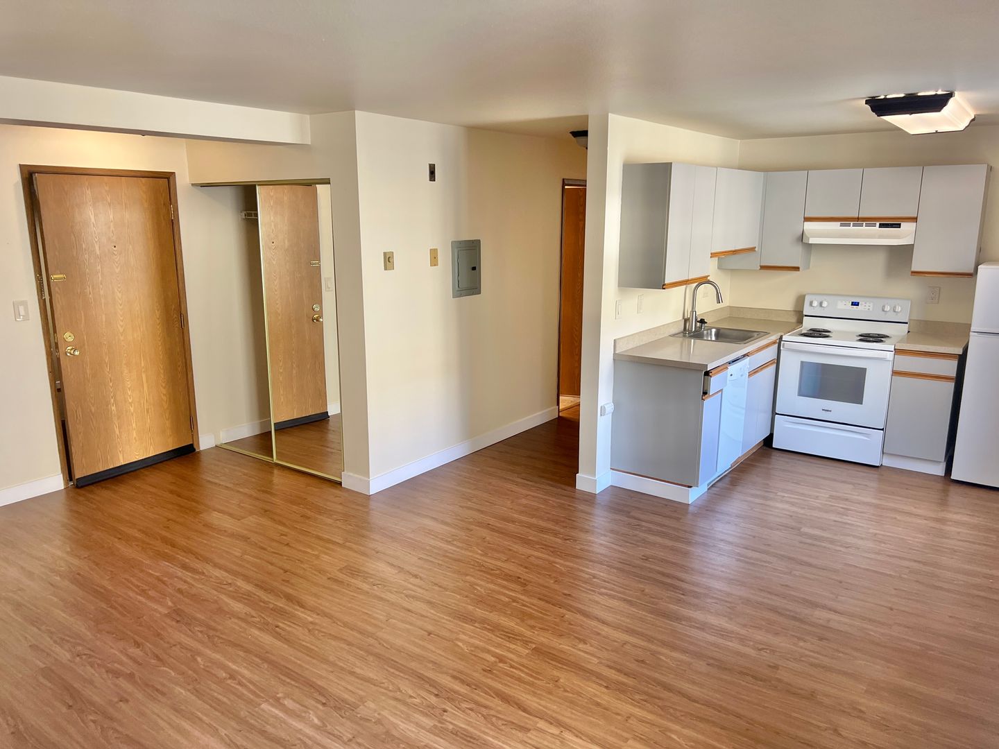 Seattle Apartment: 1215 Seneca St.