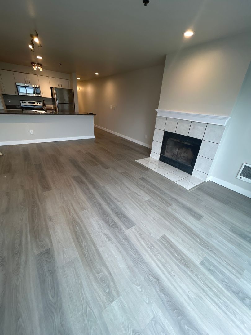 Seattle Apartment: 607 E. Harrison St.