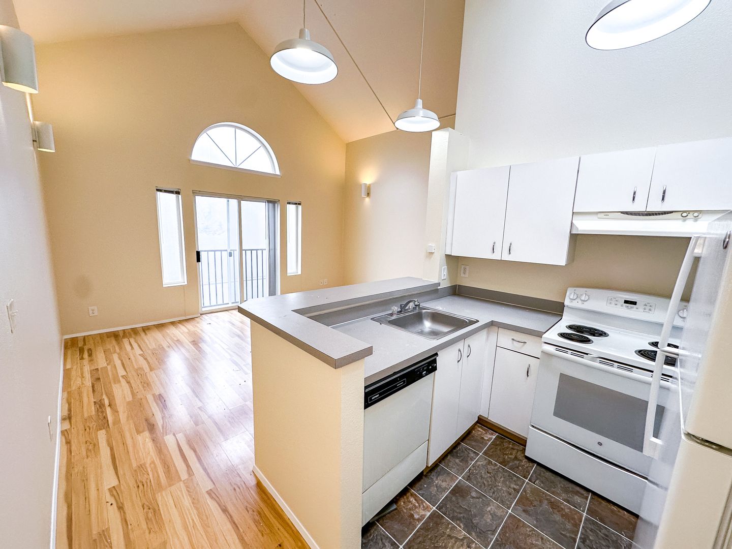 Seattle Apartment: 1509 E Madison St