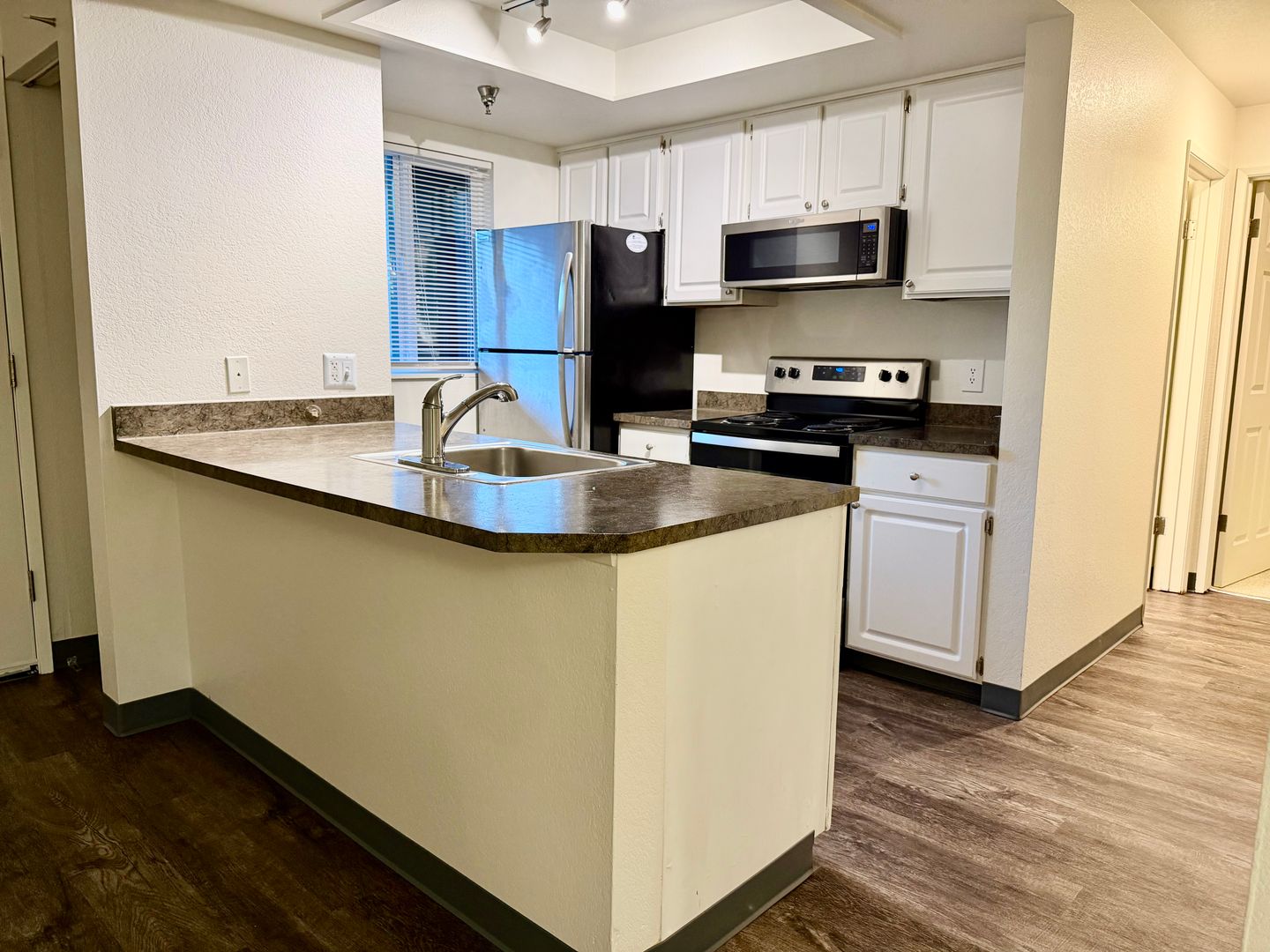 Shoreline Apartment: 19921 19th Ave NE