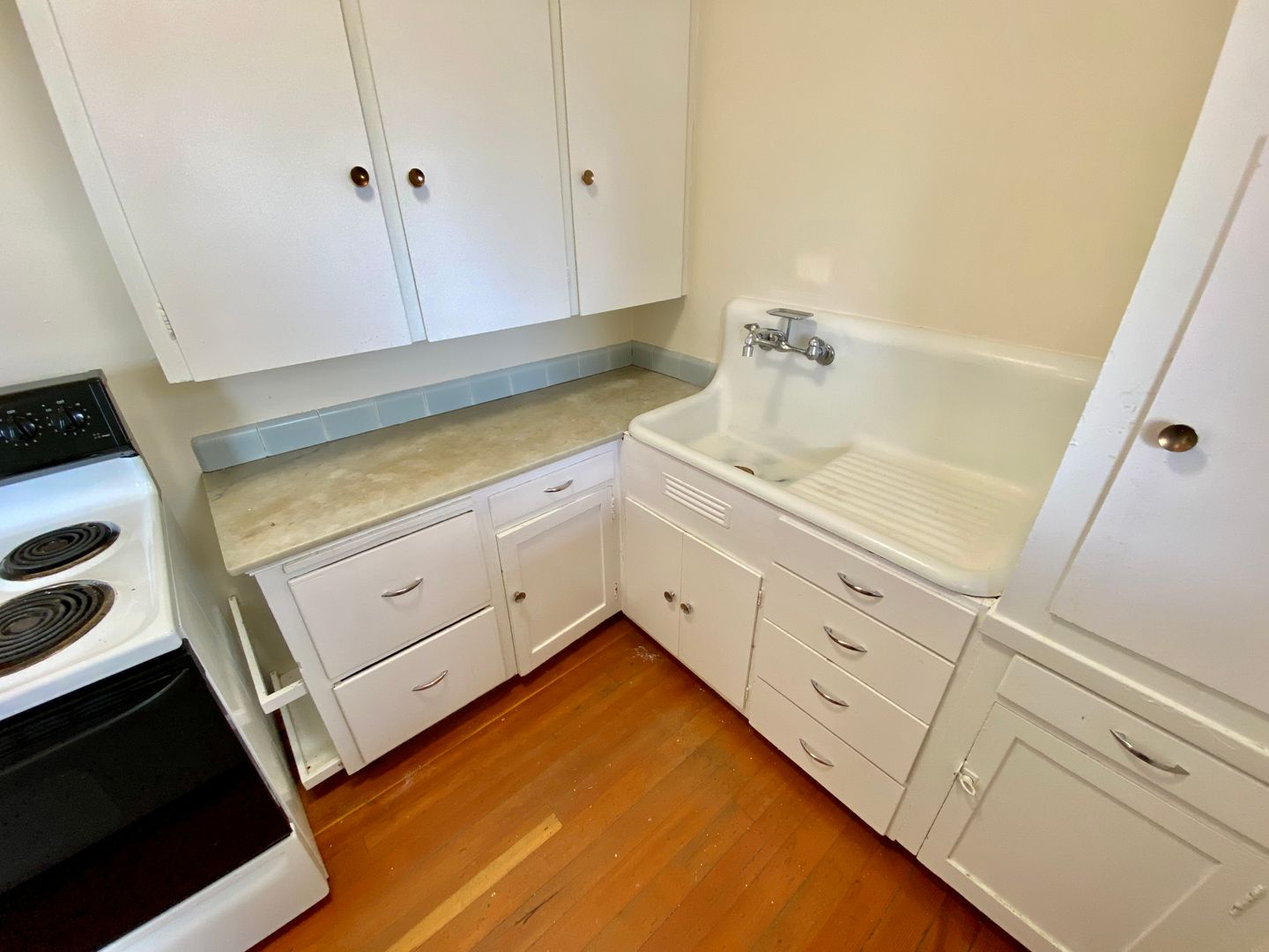 Seattle Apartment: 4403/4409 SW Admiral Way / 2605 44th Ave SW