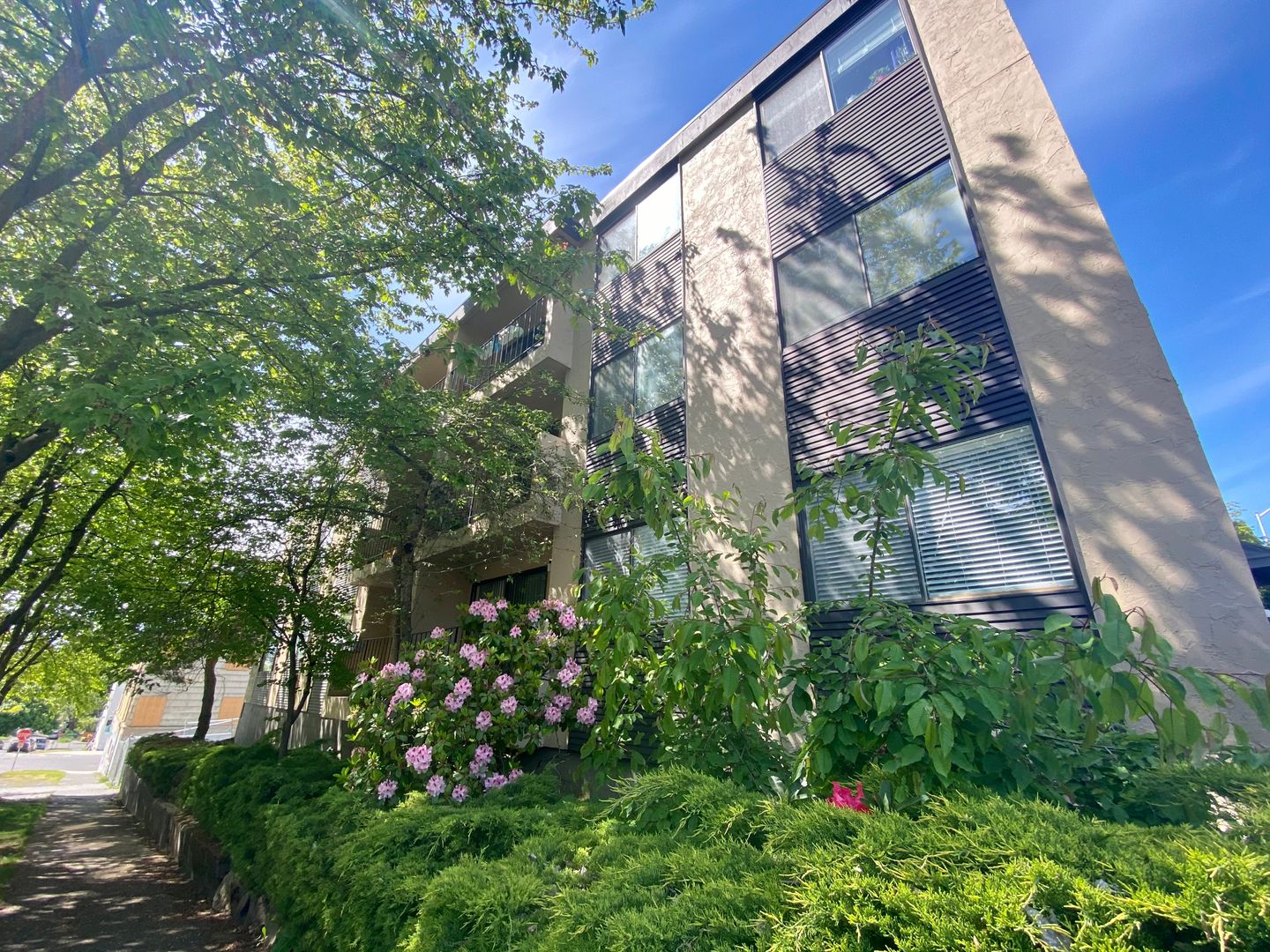 Seattle Apartment: 5505 15th Ave. NE