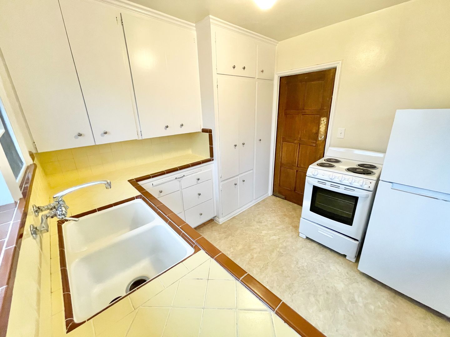 Seattle Apartment: 1005 E. Roy St.